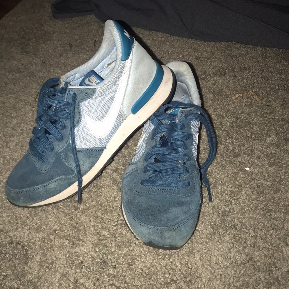 Vintage style blue Nike’s